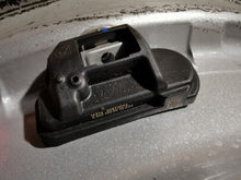 Load image into Gallery viewer, 4x Alufelge 18 Zoll 7.5" 5x112 44ET Glanz Silber A2054010600 Mercedes-Benz W205 FEL8209062044lv