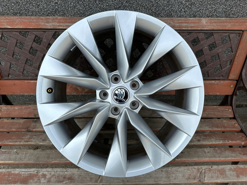 1x Alufelge 19 Zoll 8.0" 5x112 45ET Glanz Silber 5LA601025AP Skoda Enyaq FEL3702887151cg