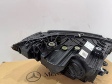 Laden Sie das Bild in den Galerie-Viewer, Frontscheinwerfer Mercedes-Benz A2069063903 Links Scheinwerfer Headlight SCH7867393614vj