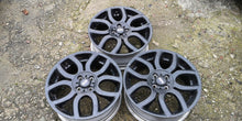 Laden Sie das Bild in den Galerie-Viewer, 3x Alufelge 17 Zoll 7.0&quot; 4x100 48ET Glanz Schwarz 6775801-13 6775685-13 Mini R56