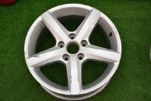 Laden Sie das Bild in den Galerie-Viewer, 1x Alufelge 16 Zoll 6.5&quot; 5x112 42ET Glanz Silber 3AA071496 Vw Rim Wheel