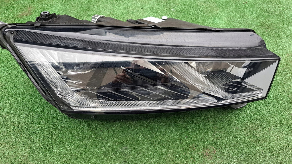 Frontscheinwerfer Skoda Octavia 5E4941016A LED Rechts Scheinwerfer Headlight SCH3012028191pk