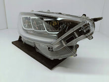 Laden Sie das Bild in den Galerie-Viewer, Frontscheinwerfer Toyota 4 Yaris Rechts Scheinwerfer Headlight SCH6252972576te