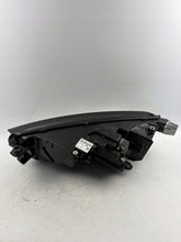 Laden Sie das Bild in den Galerie-Viewer, Frontscheinwerfer Skoda Octavia IV 5E4941016A LED Rechts Scheinwerfer Headlight SCH6479864431kn