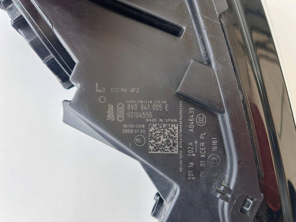 Frontscheinwerfer Audi A3 8V0941005E Links Scheinwerfer Headlight