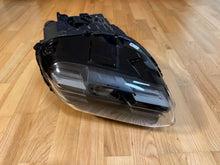 Laden Sie das Bild in den Galerie-Viewer, Frontscheinwerfer Porsche Taycan 9J1941032F 1140E340005 Rechts Headlight SCH2698962684mt
