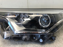 Laden Sie das Bild in den Galerie-Viewer, Frontscheinwerfer Toyota Chr C-Hr 81150-F4031 81150-F4031-00 LED Links Headlight SCH7038326114dg