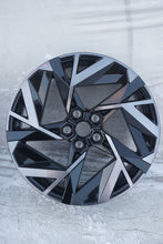 Load image into Gallery viewer, 1x Alufelge 19 Zoll 7.5" 5x114.3 35ET Glanz Schwarz 403007989 Alpine II Captur FEL9098724499kg