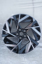 Load image into Gallery viewer, 1x Alufelge 19 Zoll 7.5" 5x114.3 35ET Glanz Schwarz 403007989 Alpine II Captur FEL9098724499kg