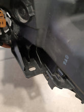 Laden Sie das Bild in den Galerie-Viewer, Frontscheinwerfer Toyota Prius Rechts Scheinwerfer Headlight