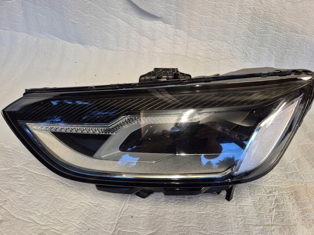 Frontscheinwerfer Audi A4 B9 8W0841011 LED Ein Stück (Rechts oder Links)