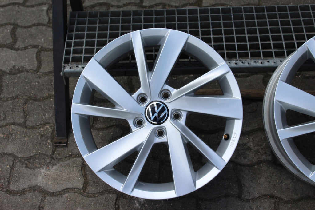 4x Alufelge 17 Zoll 6.5" 5x112 46ET Glanz Silber 5H0071497 VW Golf VIII Passat FEL7461922338bp