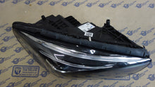 Laden Sie das Bild in den Galerie-Viewer, Frontscheinwerfer Mercedes-Benz W247 A2479062003 FULL LED Rechts Headlight