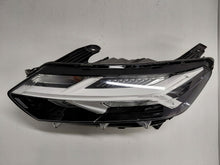 Laden Sie das Bild in den Galerie-Viewer, Frontscheinwerfer Dacia Sandero III Logan Jogger LED Links Headlight SCH8921045405bl