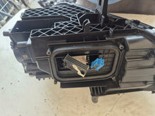 Laden Sie das Bild in den Galerie-Viewer, Frontscheinwerfer Mercedes-Benz W247 A2479062003 LED Rechts Headlight SCH6839652755wj