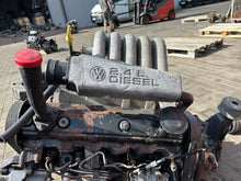 Load image into Gallery viewer, Motor VW Transporter AAB 2.4 78PS 57kW 196TKm Diesel Engine Komplett