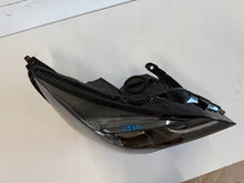 Laden Sie das Bild in den Galerie-Viewer, Frontscheinwerfer Opel Astra K 39195689 Rechts Scheinwerfer Headlight SCH7244121052gg
