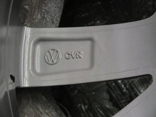 Load image into Gallery viewer, 1x Alufelge 18 Zoll 8.0&quot; 5x112 25ET Glanz Silber 760071498 VW Touareg Rim Wheel