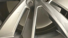 Laden Sie das Bild in den Galerie-Viewer, 1x Alufelge 17 Zoll 7.0" 5x108 40 5ET Glanz Silber 31471309 Volvo Rim Wheel FEL4882829143oo