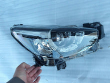 Laden Sie das Bild in den Galerie-Viewer, Frontscheinwerfer Mazda D09K51030 Rechts Scheinwerfer Headlight SCH8070882763yr