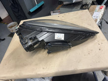 Laden Sie das Bild in den Galerie-Viewer, Frontscheinwerfer Porsche Cayenne 7P5941031CF Links Scheinwerfer Headlight SCH3738888742bq