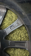 Load image into Gallery viewer, 1x Alufelge 17 Zoll 7.5" 5x112 37ET Glanz Schwarz RE75737 Audi Superb I FEL7516249751ng