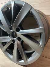 Laden Sie das Bild in den Galerie-Viewer, 1x Alufelge 17 Zoll 7.5" 5x112 3J0071497 VW Passat Tiguan Rim Wheel FEL9265224413wl