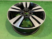 Laden Sie das Bild in den Galerie-Viewer, 1x Alufelge 18 Zoll 7.5&quot; 5x112 52ET A2464010402 Mercedes-Benz W246 Rim Wheel