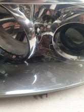 Laden Sie das Bild in den Galerie-Viewer, Frontscheinwerfer Toyota III Ein Stück (Rechts oder Links) Headlight SCH2579209798pb