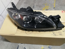 Laden Sie das Bild in den Galerie-Viewer, Frontscheinwerfer Mazda 3 LED Rechts Scheinwerfer Headlight