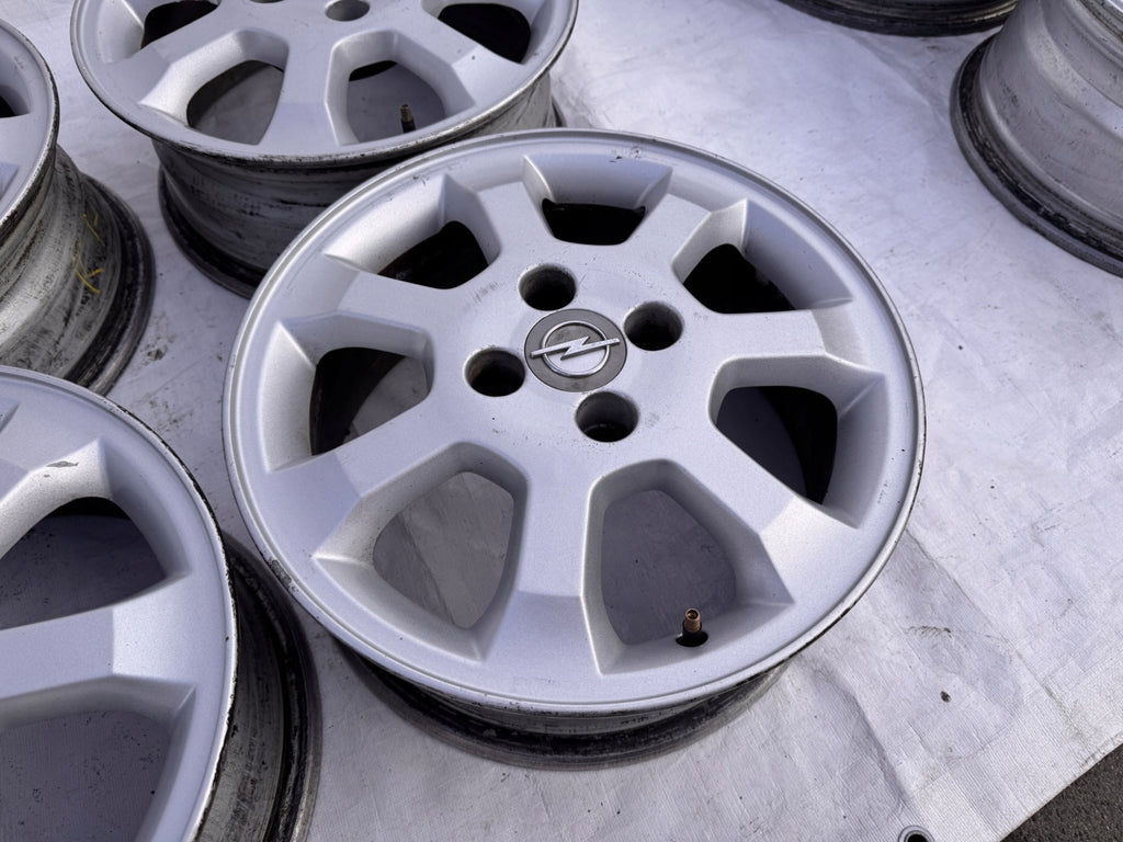4x Alufelge 15 Zoll 6.0" 4x100 49ET Glanz Silber 24407168 Opel Astra Corsa FEL7375405685db