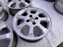 Load image into Gallery viewer, 4x Alufelge 15 Zoll 6.0" 4x100 49ET Glanz Silber 24407168 Opel Astra Corsa FEL7375405685db