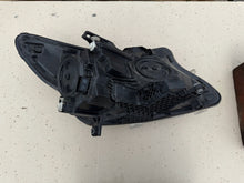 Laden Sie das Bild in den Galerie-Viewer, Frontscheinwerfer Mercedes-Benz Vito W447 A4479067700 Links Headlight SCH7853120654qx