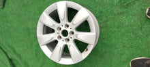Laden Sie das Bild in den Galerie-Viewer, 1x Alufelge 17 Zoll Weiß 6868276 Mini Countryman F60 Rim Wheel FEL2450216903cw