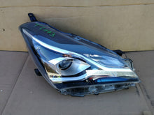 Load image into Gallery viewer, Frontscheinwerfer Toyota Yaris Rechts Scheinwerfer Headlight