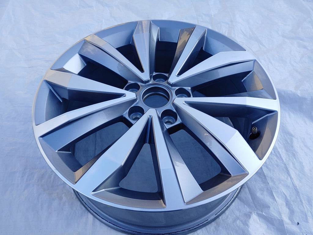 1x Alufelge 17 Zoll 7.0" 5x112 45ET Glanz Grau 2GA601025B VW T-Roc Rim Wheel