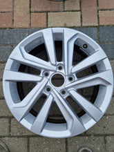 Load image into Gallery viewer, 1x Alufelge 16 Zoll 6.5&quot; 5x112 46ET Schwarz 5G0601025EA VW Golf Vii Rim Wheel