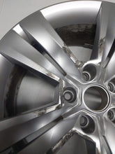 Laden Sie das Bild in den Galerie-Viewer, 1x Alufelge 17 Zoll 7.0&quot; 5x112 45ET Glanz Silber 57A601025E Skoda Kodiaq