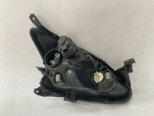 Laden Sie das Bild in den Galerie-Viewer, Frontscheinwerfer Toyota Aygo 81150-0H070 FALSE Scheinwerfer Headlight SCH1622362372lq