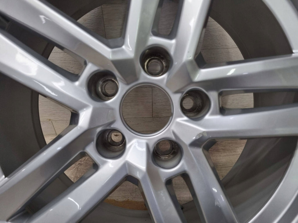 1x Alufelge 17 Zoll 7.0" 5x112 42ET Glanz Silber 8W0601025P Audi A4 Rim Wheel FEL6360651742rb