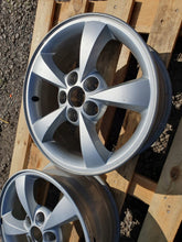 Load image into Gallery viewer, 1x Alufelge 16 Zoll 7.0" 5x114.3 38 5ET Matt Silber 52910-3Z100 Hyundai I40 FEL4450956261tl