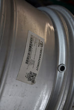 Laden Sie das Bild in den Galerie-Viewer, 1x Alufelge 17 Zoll 7.0&quot; 5x114.3 35ET PW457-48000 Toyota Rim Wheel