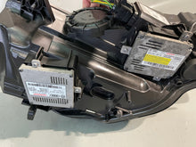 Laden Sie das Bild in den Galerie-Viewer, Frontscheinwerfer Audi A3 8V0941005 Xenon Links Scheinwerfer Headlight SCH9946013606rh