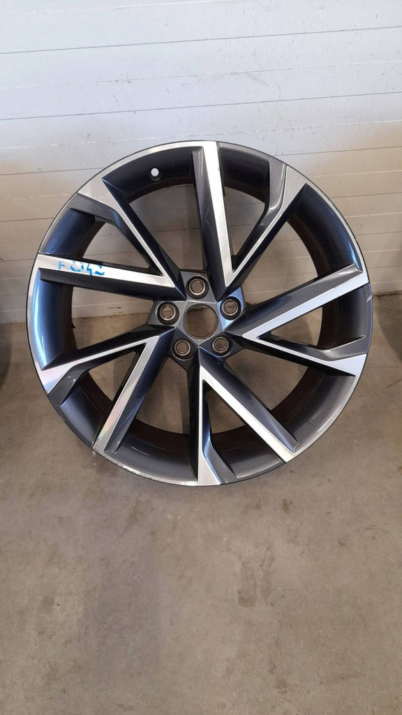 1x Alufelge 20 Zoll Skoda Kodiaq Rim Wheel FEL6110782125os