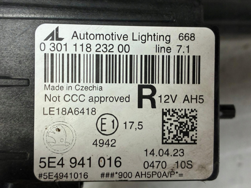 Frontscheinwerfer Skoda Octavia IV 5E4941016 Full LED Rechts Headlight SCH5229844679iq