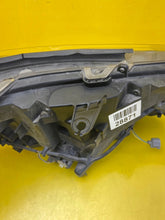 Laden Sie das Bild in den Galerie-Viewer, Frontscheinwerfer Toyota V LED Links Scheinwerfer Headlight SCH4235486200vs