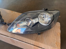 Load image into Gallery viewer, Frontscheinwerfer VW Golf V Plus 5M1941006B 5M1941005B Ein Satz Headlight SCH1705291196tj