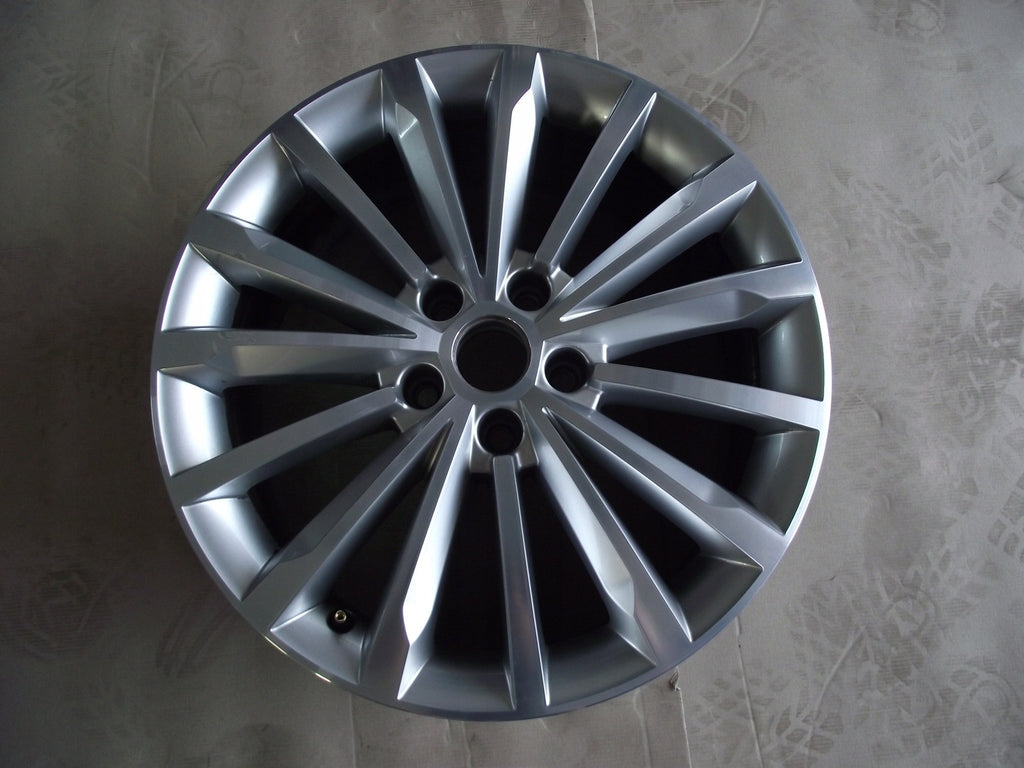 1x Alufelge 18 Zoll 7.0" 5x112 43ET Glanz Silber 565601025 Skoda Kodiaq
