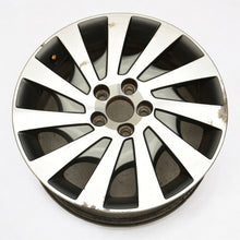 Laden Sie das Bild in den Galerie-Viewer, 1x Alufelge 17 Zoll 7.0&quot; 5x108 50ET Glanz Silber 31302111 Mg Rim Wheel