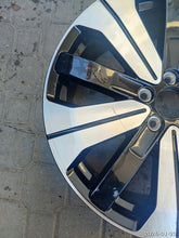 Laden Sie das Bild in den Galerie-Viewer, 1x Alufelge 19 Zoll 7.5" 5x108 50 5ET Glanz Schwarz 32143627 Volvo Xc40 FEL8834905235tg